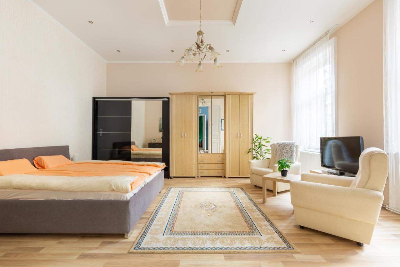 F24 Ferenc Apartment Будапеща Екстериор снимка