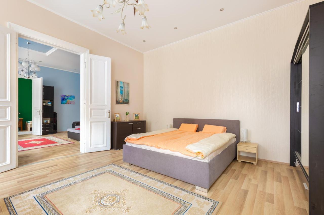 F24 Ferenc Apartment Будапеща Екстериор снимка